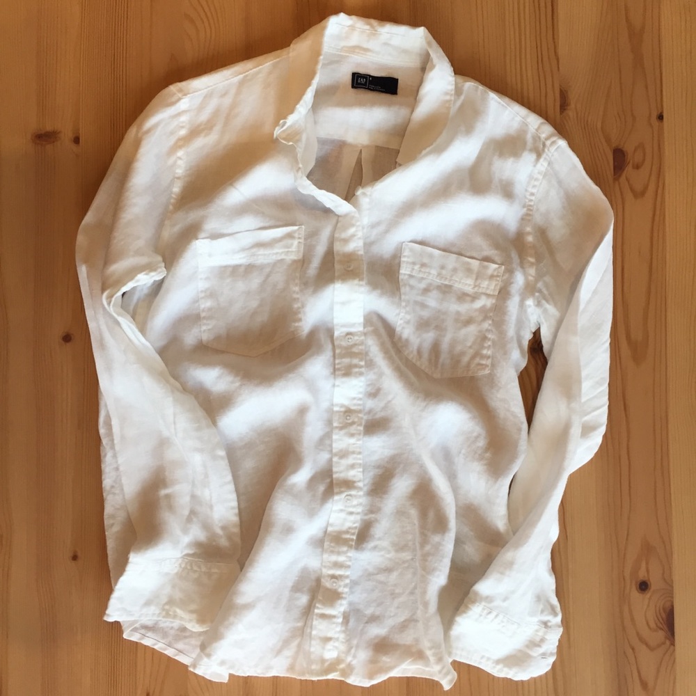 White Gap Linen Button-Down Shirt (Size S)